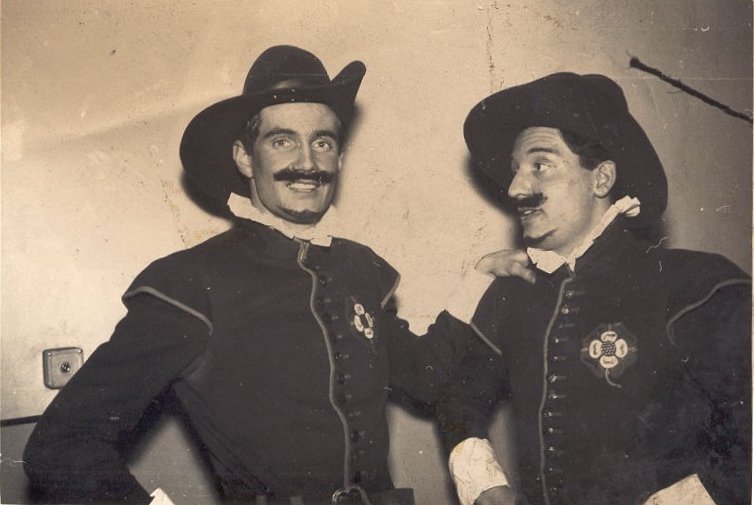 Merrie England 1959 - Peter Morrison and David Brock-Doyle as Long Tom and Big Ben